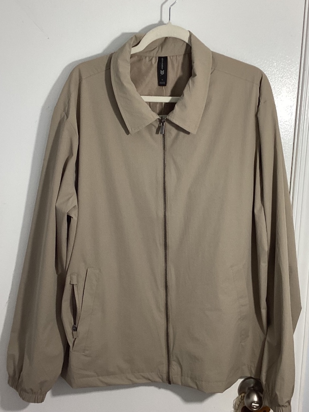 NWT ALL IN MOTION MEN'S XL LIGHTWEGHT BEIGE JACKET WIND/WATER RESISTANT